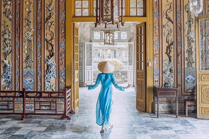 3-Hours Hue Imperial Walking Tour with Guide with Lunch/ Dinner - Thai Hoa Palace: The Coronation Heart of the Court