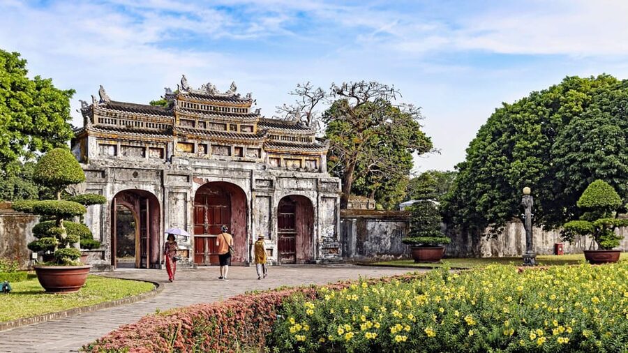 Da Nang: Explore Hue City Full-Day Tour with Lunch - Thien Mu Pagoda on the Perfume River: history you can see