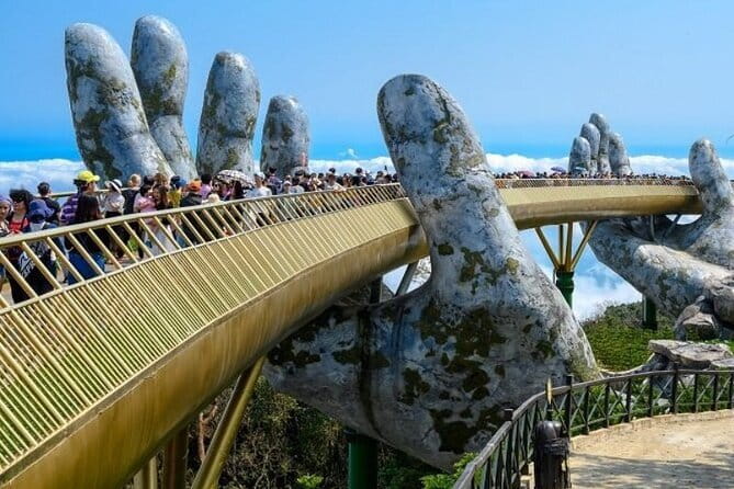 Da Nang - Hue: Daily Limousine Bus - The Trip Itself: AC, Entertainment, and Where You’ll Spend Your Time