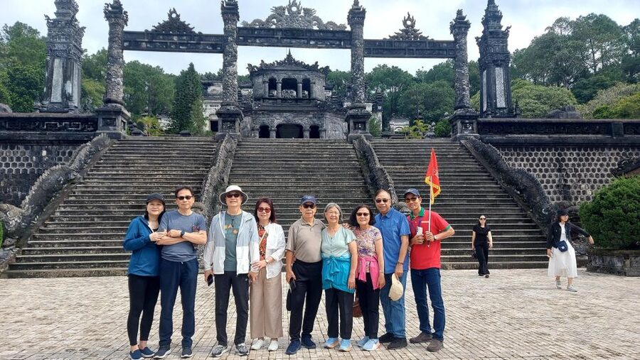 DaNang/Hoi An: Hue Citadel via Hai Van Pass Small Group Tour - Lunch in Hue: included Vietnamese food with a timing reality check