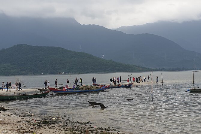 Day Trip To Hue City and Back From Hoi An By Private Car - Thien Mu Pagoda on the Perfume River: the Hue symbol moment