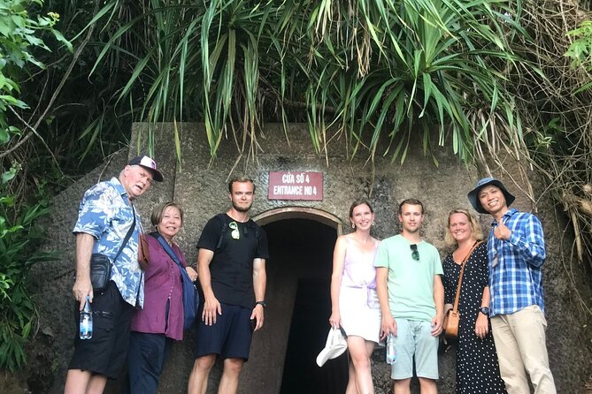 DMZ TOUR HUE - Deluxe group tour full day - War museums: the missing pieces between the dramatic sites