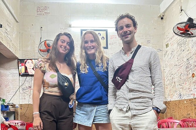Eat Like a Local with a Local -Tip Based Walking Food Tour - The seven-dish flow: what you’re really signing up for
