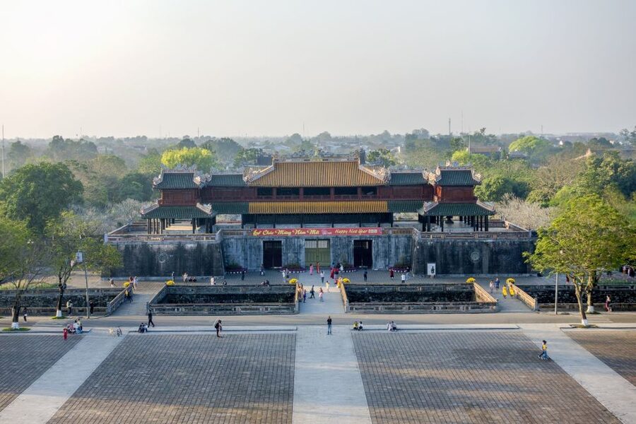 From Da Nang: Hue Guided Day Trip with Lunch - Lap An Lagoon: oyster farming and a coffee break you control