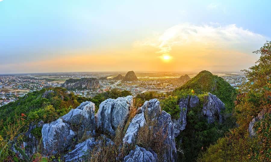 From Hue: Hoi An Guided Bus Tour with 4 Scenic Stops - Hải Vân Pass: Mountain Road Views You Can’t Replicate at Home