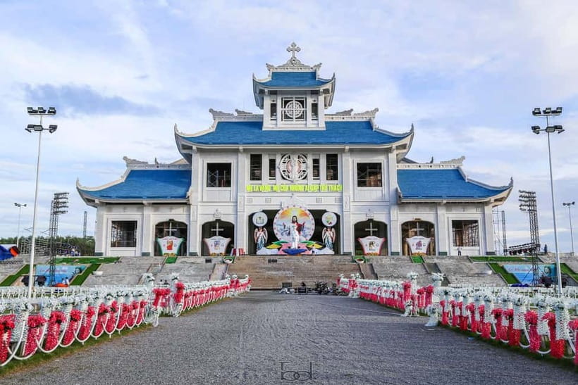 From Hue to History and Nature: DMZ & Phong Nha Cave Tour - 06:00 departure from Hue: the day begins with the right kind of early