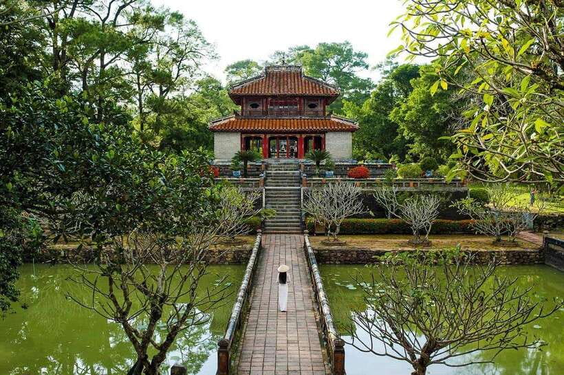 Hue Boat Tour On Perfume River with Royal Tombs - Why a dragon-boat ride beats another bus day on the Perfume River