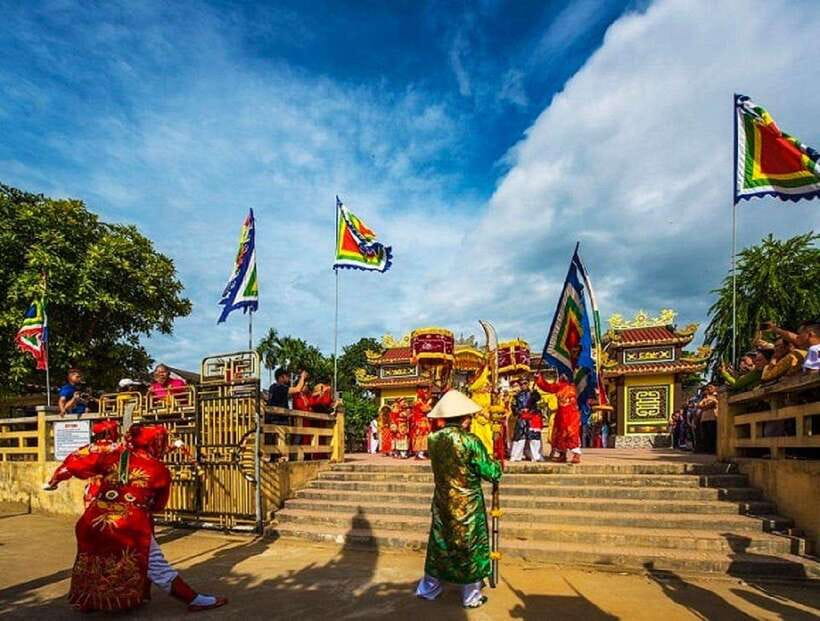 Hue Boat Tour On Perfume River with Royal Tombs - Who should book this Hue boat tour with royal tomb stops