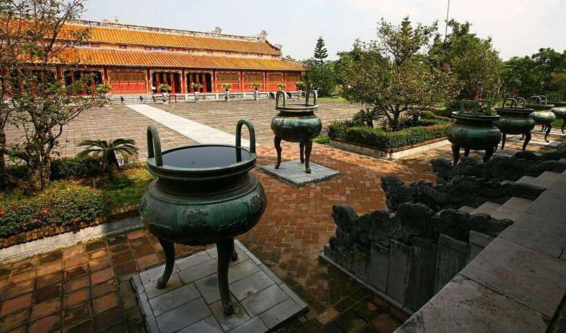 Hue Car Rental with Driver for Transfer Trip and Sightseeing - Hue Historic Citadel: where the royal power machine lived