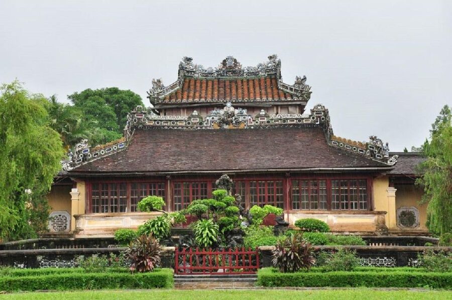 Hue Car Rental with Driver for Transfer Trip and Sightseeing - If you’re going toward Phong Nha: 17th Parallel war-era landmarks