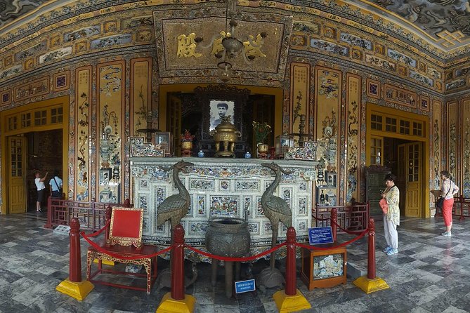 Hue city Deluxe Group Tour (Daily Tour-12 pax max) - Shopping and souvenirs: how to keep it enjoyable
