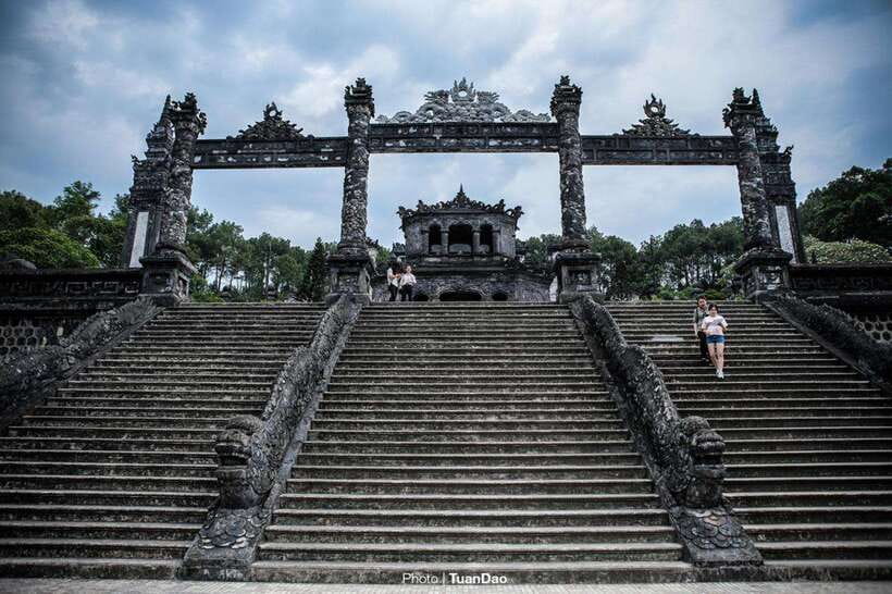 Hue City Full-Day Tour with Dragon Boat Trip & Lunch - Pickup, ride, and your first major stop: Thien Mu Pagoda