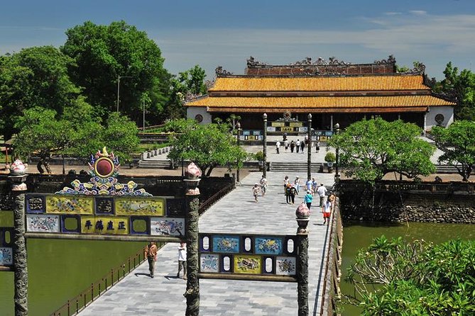 Hue City Private Tour: Ancient Tombs and Incense Making Village - Lunch at a local Hue spot: fuel that actually tastes like Hue