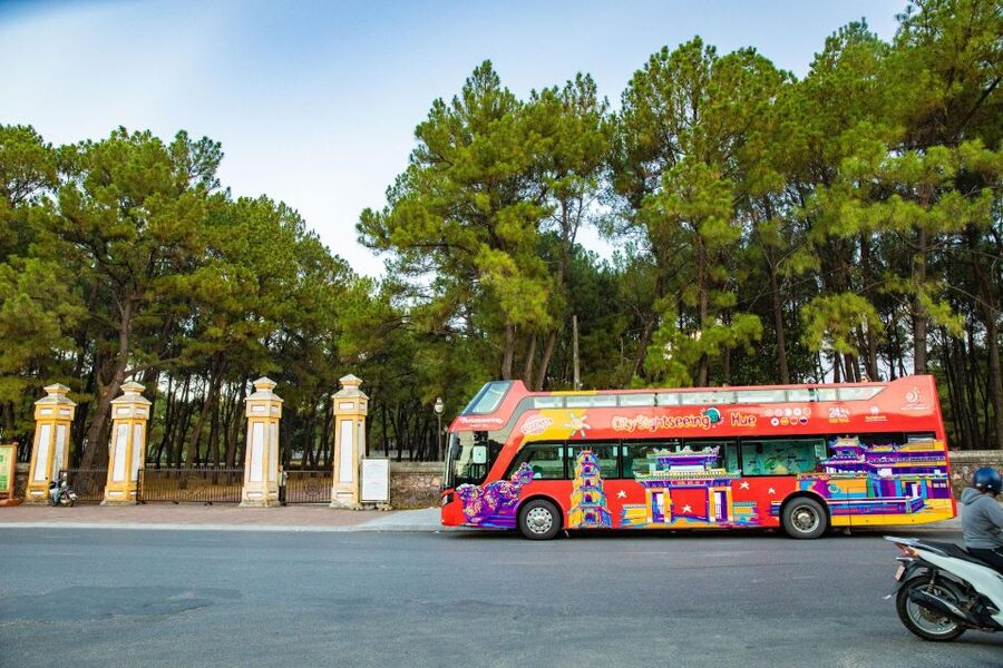 Hue: City Sightseeing Hop-On Hop-Off Bus Tour - Hue Imperial Citadel: where to spend your time (and why the ceremony matters)