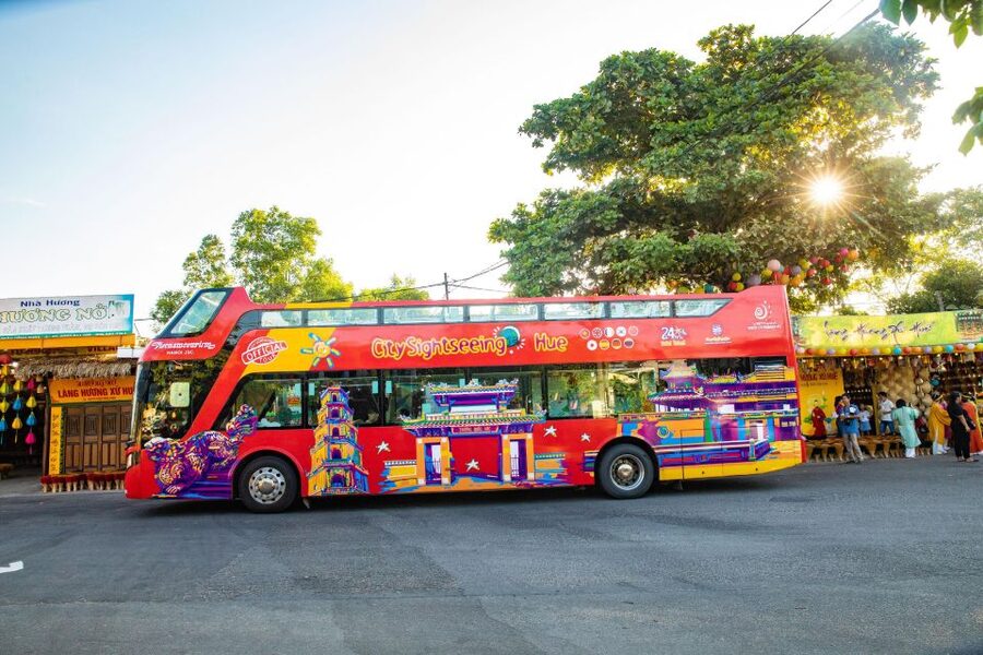 Hue: City Sightseeing Hop-On Hop-Off Bus Tour - Hue Museum of Royal Antiquities: a smart add-on for history lovers