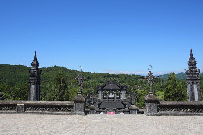 Hue City Tour 3 Tomb & Citadel Sightseeing Perfume River By Dragon Boat - Morning flow in Hue: Thanh Toan Bridge to royal tombs