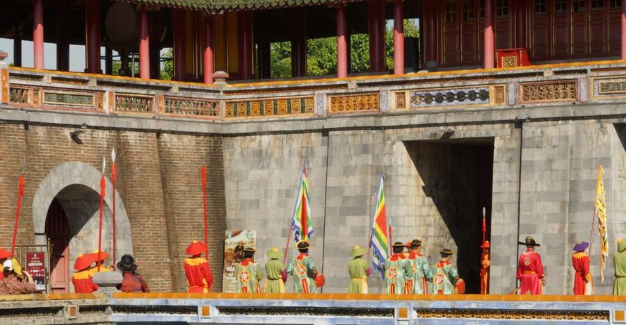 Hue City Tour Full day - Small group tour - Morning by Dragon Boat: Thien Mu Pagoda and Hue’s Buddhist Roots