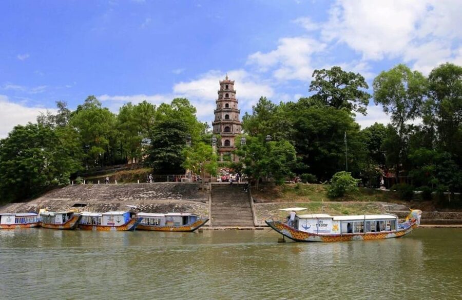 Hue City Tour: Pagoda, Citadel & Royal Tombs Full Day - Dragon boat to Thien Mu Pagoda: the calm start you’ll feel all day