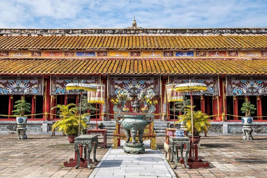 Hue Customizable Tour with Imperial Citadel & Forbidden City - Guide impact: when the storytelling makes the buildings click