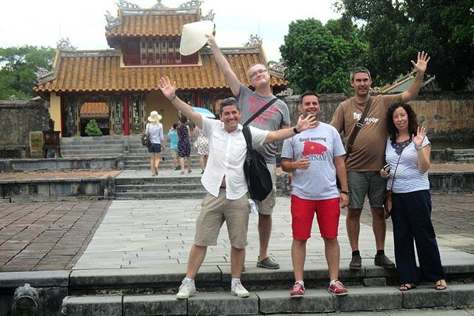 Hue: Dragon Boat, Perfume River, Pagoda & Royal Tomb Tour - Thien Mu Pagoda: Hue’s Most Iconic 17th-Century Shrine