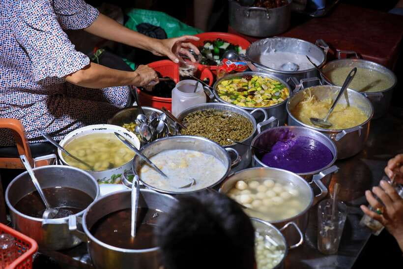 Hue: Guided Local Food Tour with Stories - The special sauce: English-speaking guides who add care
