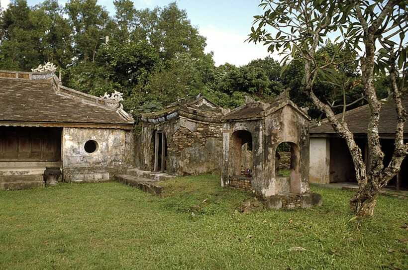 Hue: Half-day Thuy Bieu Village Cycling Adventure - The food stop: Bánh Bèo Nậm Lọc Bà Đỏ in the village