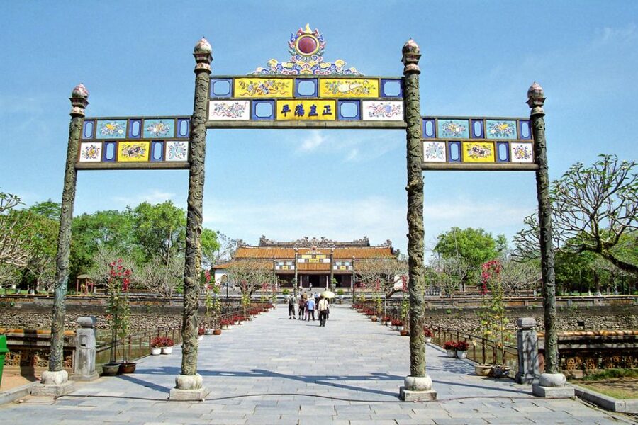 Hue Half-Day Tour with Boat Trip and Sightseeing - Thien Mu Pagoda: The Historic Tower Moment