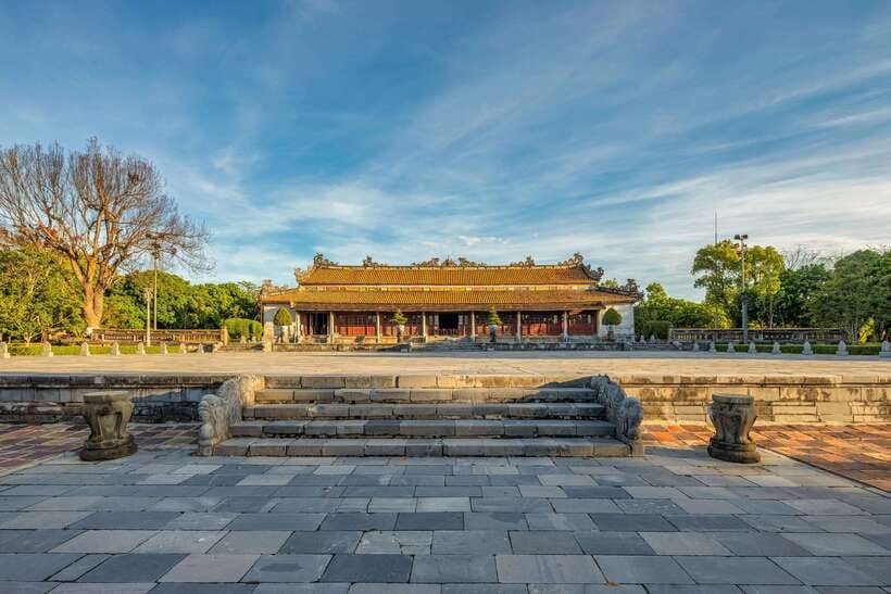 Hue: Hue Walking Tour to Imperial Citadel with Tour Guide - Thai Hoa Palace: the coronation room you can feel in your feet