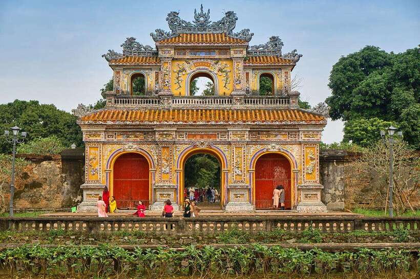 Hue: Hue Walking Tour to Imperial Citadel with Tour Guide - Finding your start point at Cuu Than Cong in Cua Ngan