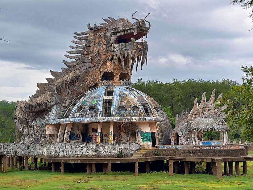 Hue Imperial City & Abandoned Water Park Tour by E-Scooter - Vong Canh Hill: the Perfume River viewpoint stop