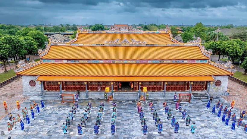 Hue Imperial City and Forbidden City Walking Private Tour - Finding the 4 Bronze Cannons and getting your tickets sorted