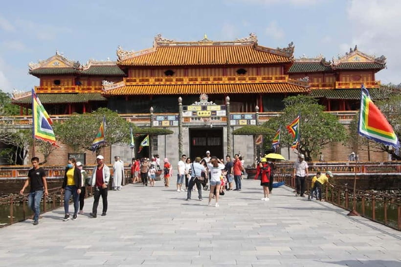 Hue: Imperial City, Royal Tombs, Pagoda & Dragon Boat Tour - How to plan your day: timing, walking, and lunch options