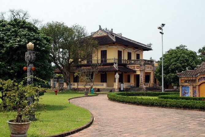Hue: Imperial City Walk, Motorbike Tour & Private Car Options - Optional Perfume River boat upgrade: when it’s worth paying extra