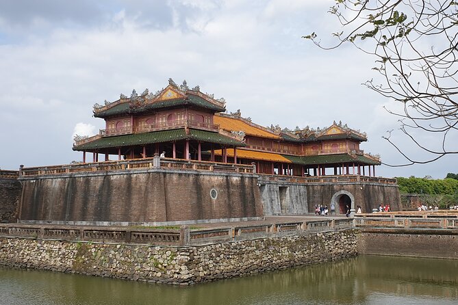 Hue Imperial City Walking Tour 2.5 Hours - Royal life on the walk: emperors, concubines, eunuchs