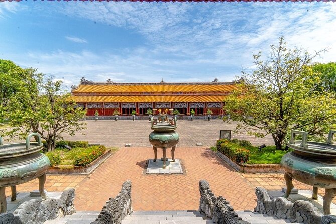 Hue Imperial City Walking Tour 2.5 Hours - Nguyen Dynasty’s rise and fall, plus the Vietnam War context