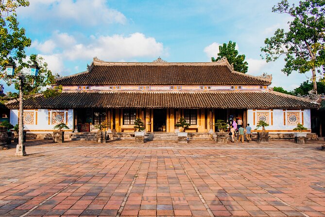 Hue Imperial City Walking Tour (Kids Half-Price) - Mieu Temple and the line of Nguyen rulers