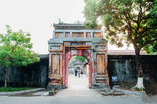 Hue Imperial City Walking Tour (Kids Half-Price) - Nine Dynastic Urns and the Hue Royal Palace maze