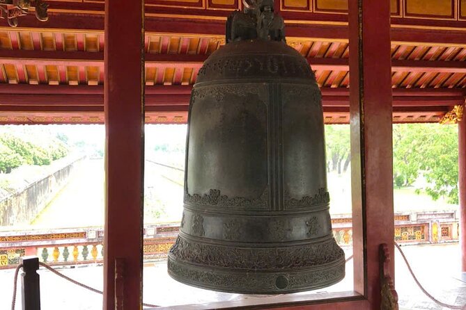 Hue Imperial City Walking Tour maximum 12 pax - Stop-by-Stop: Imperial Power in 12 Key Scenes