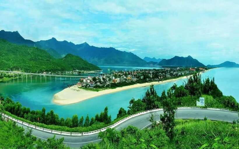 Hue Imperial Private Tour via Hai Van Pass Train Experience - Starting in Da Nang: pickup, station transfer, and the early-day rhythm