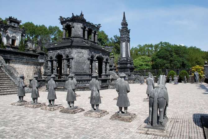Hue Luxury Group Tour- Hue Daily Small Group Tour - Lunch plus comfort perks: how the day stays pleasant
