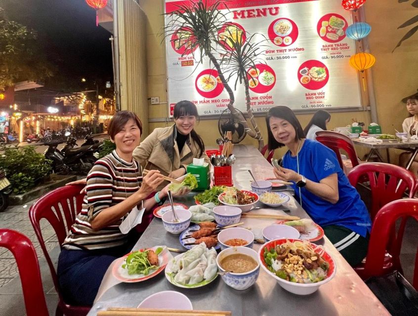 Hue: Night Street Food Tour by Cyclo with a Local Guide - The 6:00 pm pickup and how the evening flows