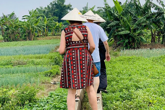 Hue Organic Farm Visit and Traditional Cooking Class - Morning start: Truong Tien Bridge and a Perfume River break
