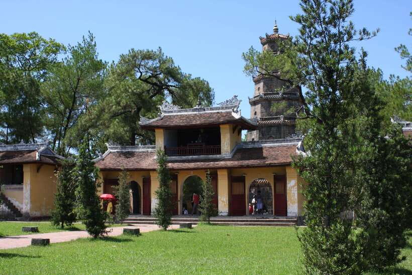Hue: Perfume River Cruise with Thien Mu Pagoda & Tombs - Thien Mu Pagoda: Hue’s oldest pagoda and its calm presence