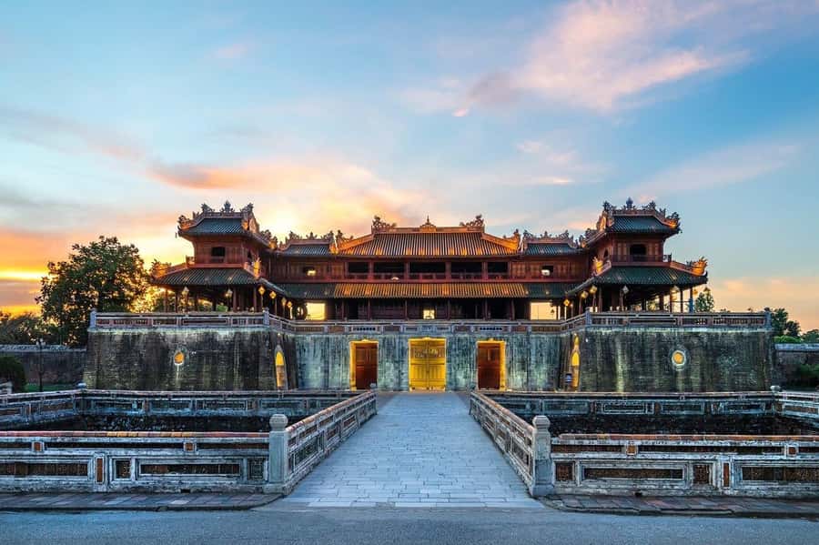 Hue: Private Guided Tour to Royal Tombs & Hue Imperial City - Hue Imperial City: symbolism, design, and real Nguyen power