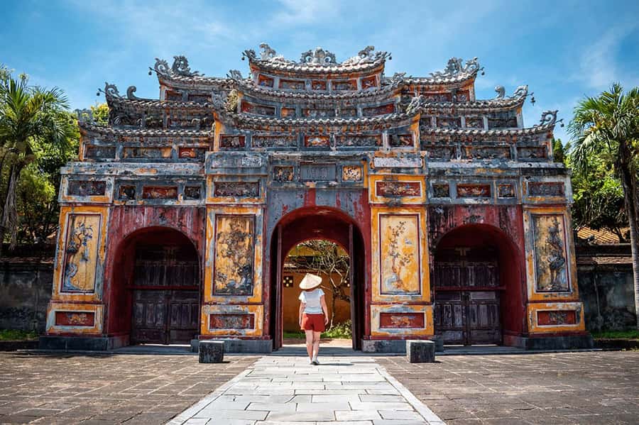 Hue: Private Guided Tour to Royal Tombs & Hue Imperial City - Thuy Xuan Incense village: colorful craft and easy souvenirs