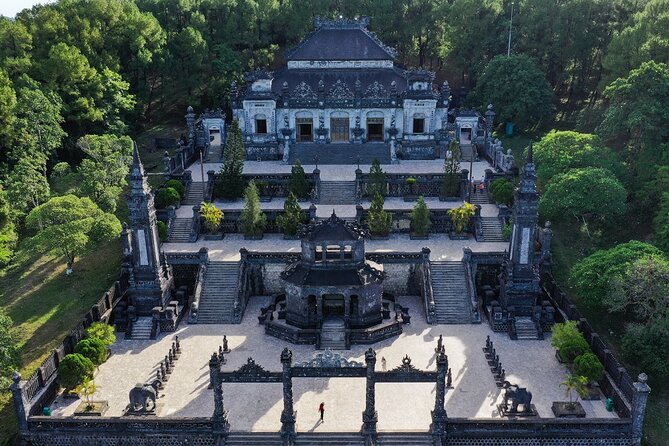 Hue Royal Tombs Tour: Visit Best Pagoda & King's Mausoleums - Stop 4: Thien Mu Pagoda (Iconic Peace and a Free Stop)