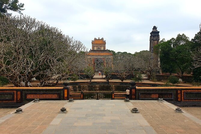 Hue’s Top Attractions by Car with Informative ES Driver - How the Day Flows: 5–6 Hours Between Tombs and Pagodas