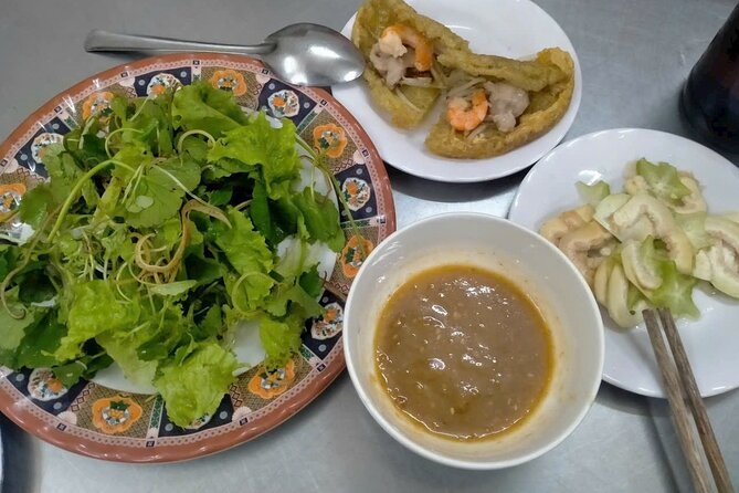 Hue Street Food On Foot (Daily Tour – Group Tour | 12 pax max) - Stop 1: Truong Tien Bridge and the Eiffel connection