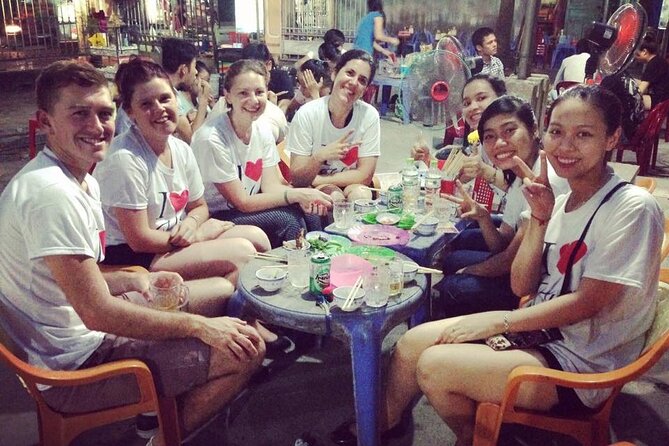 Hue Street Food Tour At Night By Scooter - Night Market Sweet Soup: The 20-Variety Finale