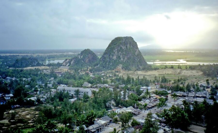 Hue to Hoi An by bus: Hai Van Pass, Lang Co, Marble mountain - Lang Co beach stop: the break your body actually needs